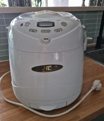 Broodbakmachine voor heerlijk vers brood beschikbaar voor biedingen