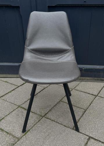 4 stoelen