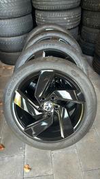 2x volkswagen golf 8 17 inch 225/45/r17, Ophalen, Banden en Velgen, 17 inch, Zomerbanden