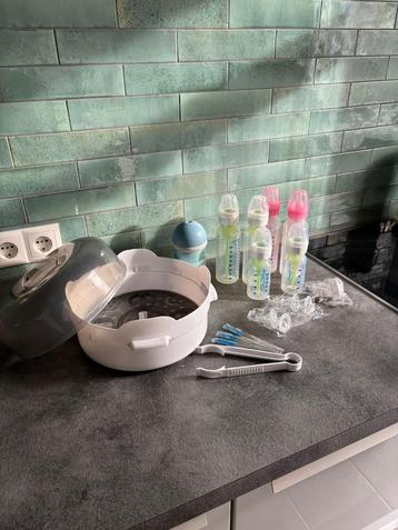 Dr. Brown Flessenset met Sterilisator beschikbaar voor biedingen