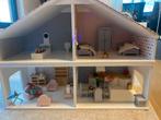 Groot houten poppenhuis, Ophalen, Gebruikt, Poppenhuis