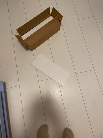 Nieuwe Wandplank met Gouden Details badkamer beschikbaar voor biedingen