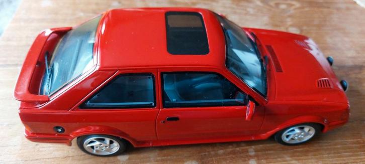 Ford Escort MK4 RS Turbo rood 1:18 Ottomobile Otto, Hobby en Vrije tijd, Modelauto's | 1:18, Zo goed als nieuw, Auto, OttOMobile