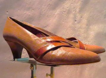 RAVEL Geweldige Bruine Leren Hakschoenen Lage Hak 38 beschikbaar voor biedingen