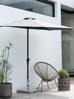 Halve parasol balkon zie foto’s voor maat grijs met voet, Tuin en Terras, Parasols, Ophalen of Verzenden, Zo goed als nieuw