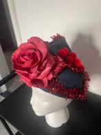 Blauw/rood unieke hoedje. Lekker warm voor de carnaval., Ophalen of Verzenden, Nieuw, Carnaval, Accessoires