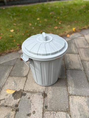 Curver opslagbak / prullenbak beschikbaar voor biedingen