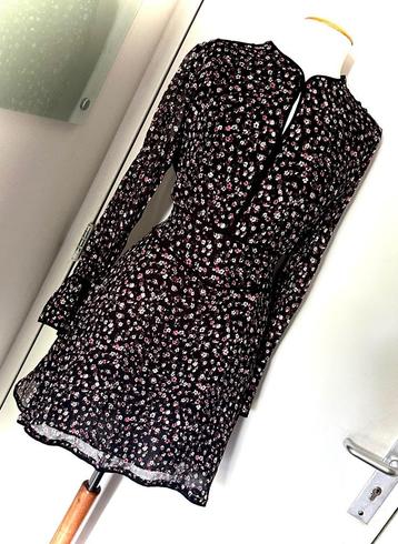 AllSaints jurk All Saints zwart met bloemetjes Mt 40 42 L  beschikbaar voor biedingen
