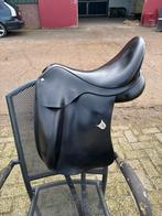 Dressuurzadel Bates Innova 16,5 inch MW, Dieren en Toebehoren, Paarden en Pony's | Zadels, Ophalen, Gebruikt, Dressuur