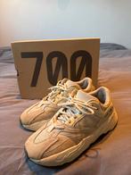 Yeezy 700 Analog - Maat 42 - Gedragen, Ophalen of Verzenden, Gedragen, Sneakers of Gympen