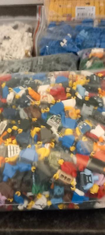 Grote partij Lego Poppetjes - 500 stuks beschikbaar voor biedingen