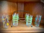 vintage glazen: Unieke set van 4 sapglazen in een messing h, Verzamelen, Ophalen of Verzenden