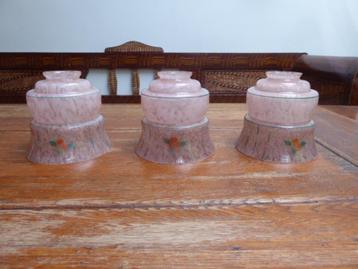 3 art deco opaline lampenkapjes beschikbaar voor biedingen