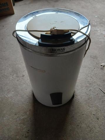 Een nette centrifuge van Thomas. beschikbaar voor biedingen