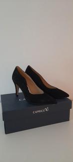 Mooie suède pumps maat 39 van Caprice Nieuw!, Pumps, Zwart, Nieuw, Ophalen of Verzenden