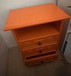 Gratis ophalen oranje nachtkastje met lades, Huis en Inrichting, Kasten | Ladekasten, Ophalen, Gebruikt, 50 tot 100 cm, 3 of 4 laden