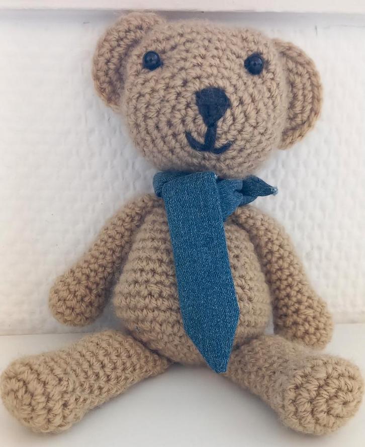 Gondas Creaties kleine Beer mr. Bean met stropdas, Kinderen en Baby's, Speelgoed | Knuffels en Pluche, Nieuw, Beer, Ophalen of Verzenden