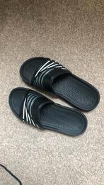 Badslippers maat 37 zwart, Jongen of Meisje, Overige typen, Ophalen of Verzenden, Zo goed als nieuw