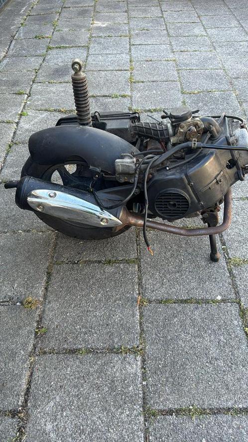 SENZO MOTOR VIERTAKT CARUBATEUR, Fietsen en Brommers, Brommeronderdelen | Scooters, Zo goed als nieuw, Overige merken, Ophalen