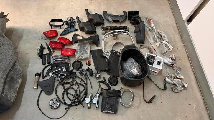 Partij Vespa LX S Sprint Primavera Piaggio Zip onderdelen, Motoren, Tuning en Styling, Ophalen