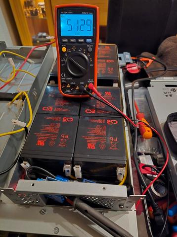 8x CSB Battery HR1221WF2 12V 5,25Ah AGM beschikbaar voor biedingen