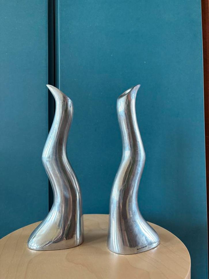 Set van twee sculpturale kandelaars ontwerp Anna Efverlund, Huis en Inrichting, Woonaccessoires | Kandelaars en Kaarsen, Gebruikt