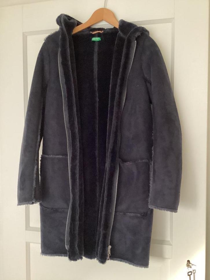 Winterjas Benneton Donkerblauw Halflang Gevoerd Maat S, Kleding | Dames, Jassen | Winter, Zo goed als nieuw, Maat 38/40 (M), Blauw