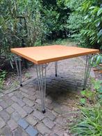 Vintage design bijzettafel Arne Jacobsen Fritz Hansen, Ophalen, Gebruikt, Hout, 45 tot 60 cm