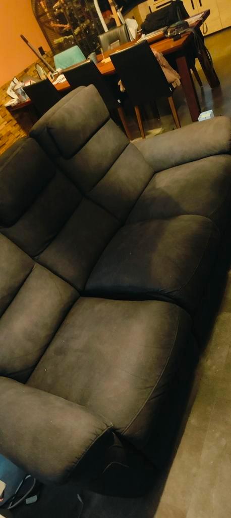 Elektrische bank  Woonsquare Alkmaar taube kleur, Huis en Inrichting, Banken | Bankstellen, Gebruikt, Stof, Ophalen