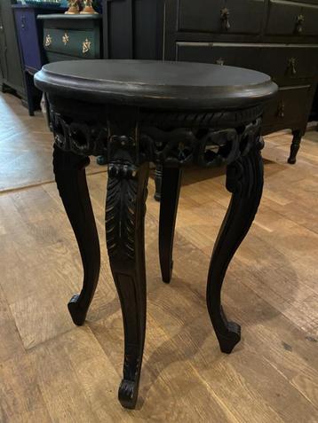 Uniek klein vintage zwart tafeltje brocante bijzettafel VdlM beschikbaar voor biedingen