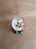 Sneeuwbol 150 kerstman op cadeautje, Diversen, Kerst, Onbekend, Ophalen of Verzenden, Zo goed als nieuw, Onbekend