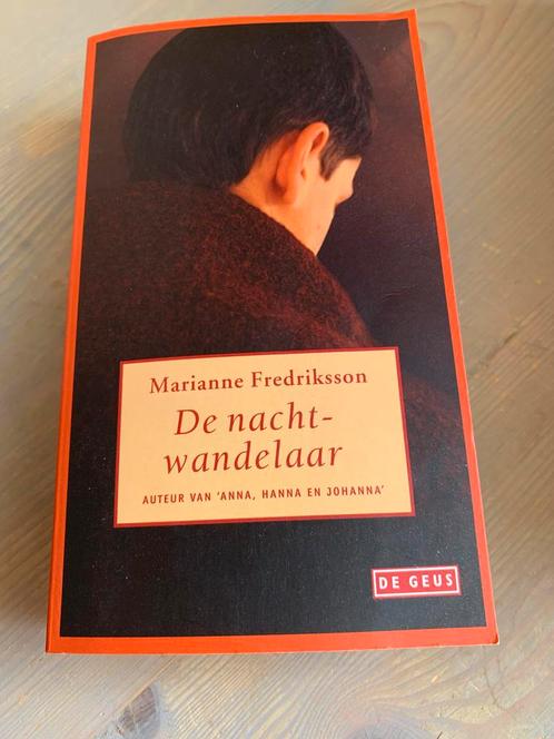De nachtwandelaar - Marianne Fredriksson, Boeken, Romans, Gelezen, Nederland, Ophalen of Verzenden