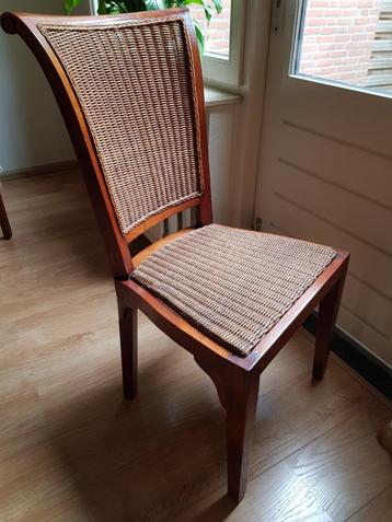 Eetkamerstoelen 4 stuks (eventueel 6) beschikbaar voor biedingen