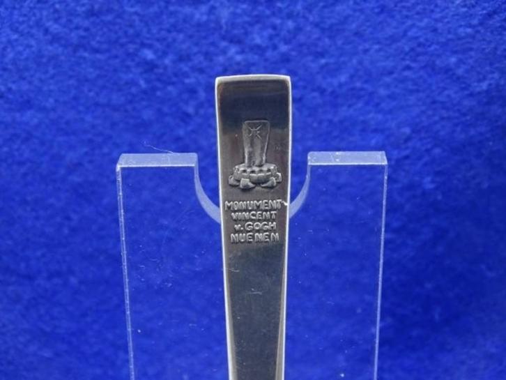 Sola Lepeltje: Nuenen  Vincent Van Gogh monument, Antiek en Kunst, Antiek | Bestek, Verzenden