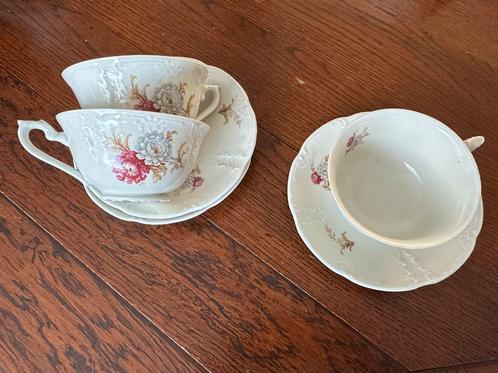 Theekopjes met schoteltjes van Mosa Maastricht, Antiek en Kunst, Antiek | Servies los, Ophalen of Verzenden