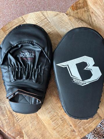 Booster, trainings handschoenen boksen beschikbaar voor biedingen