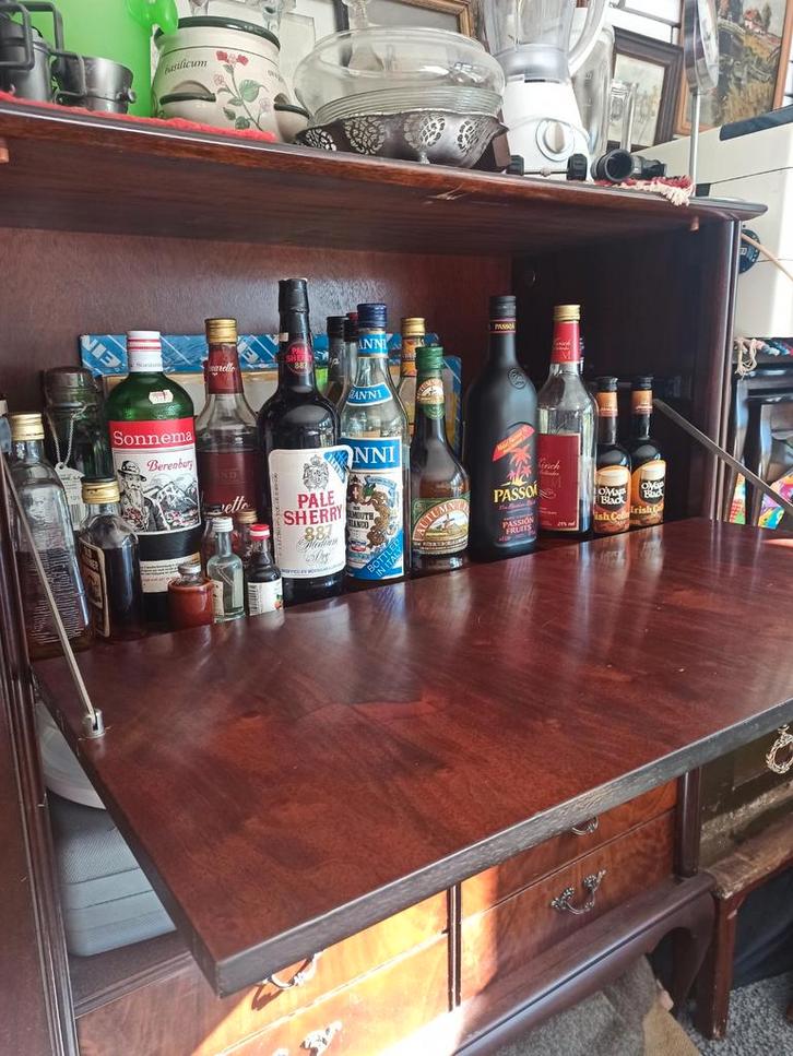 Queen ann kast & tafeltjes, Antiek en Kunst, Antiek | Meubels | Kasten, Ophalen