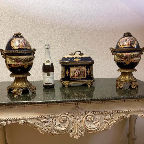 Sèvres Style porselein met brons vazen en box. Ormulo, Antiek en Kunst, Antiek | Porselein, Ophalen