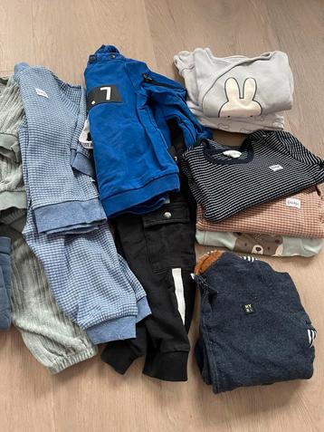 Jongens kleding setjes maat 62/68 beschikbaar voor biedingen