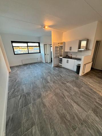 Nette Bedrijfsruimte / Woonruimte  70m2 DIRECT BESCHIKBAAR beschikbaar voor biedingen