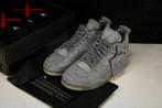 Jordan 4 Retro Kaws, Kleding | Heren, Schoenen, Ophalen of Verzenden, Nieuw