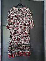 Vrolijke luchtig zomerjurkje M&S mt 42, Wit, Maat 42/44 (L), Nieuw, Ophalen of Verzenden