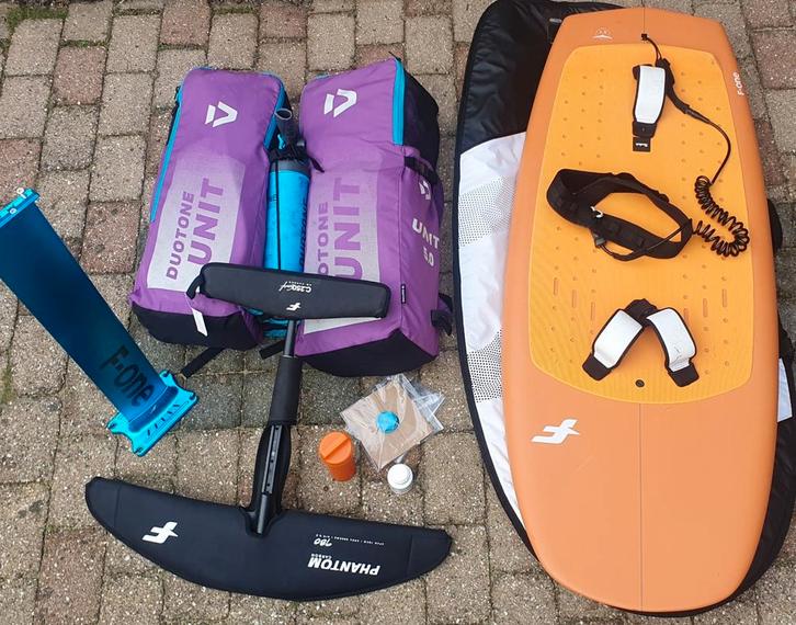 Complete wing set F-One/Duotone (75 liter, 5.0, 4.0, 980cm2), Watersport en Boten, Wingsurfen, Zo goed als nieuw, Wingsurfset