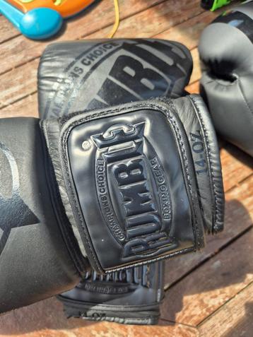 Bokshandschoenen merk Rumble 14 oz beschikbaar voor biedingen
