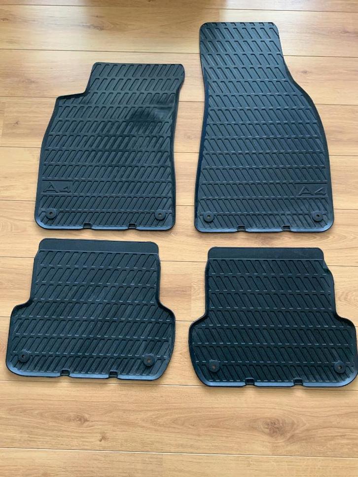 Audi  A4 Avant (B7) Rubberen mattenset, Auto-onderdelen, Interieur en Bekleding, Audi, Gebruikt, Ophalen
