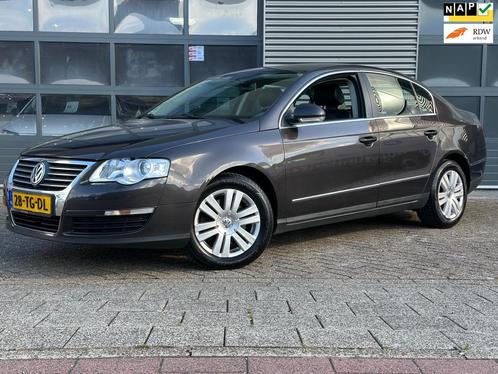 Volkswagen Passat 2.0 FSI Highline | CRUISECR | Airco | PDC, Auto's, Volkswagen, Bedrijf, Te koop, Passat, ABS, Airbags, Airconditioning