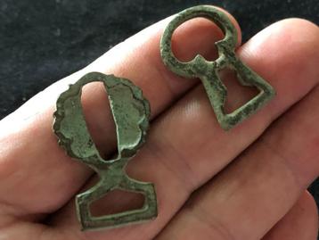 Bodemvondst Romeinse brons RIEMGESPEN gave conditie. beschikbaar voor biedingen