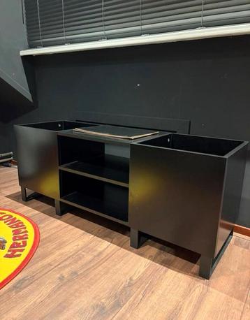 Stereo meubel voor platenspeler en versterker 