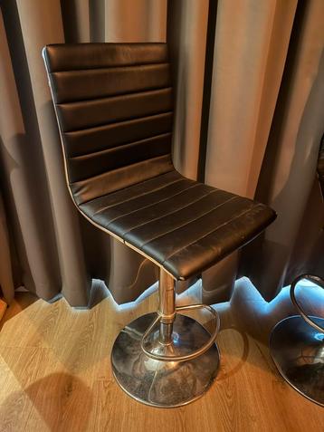 4 Barkrukken In Hoogte Verstelbaar beschikbaar voor biedingen