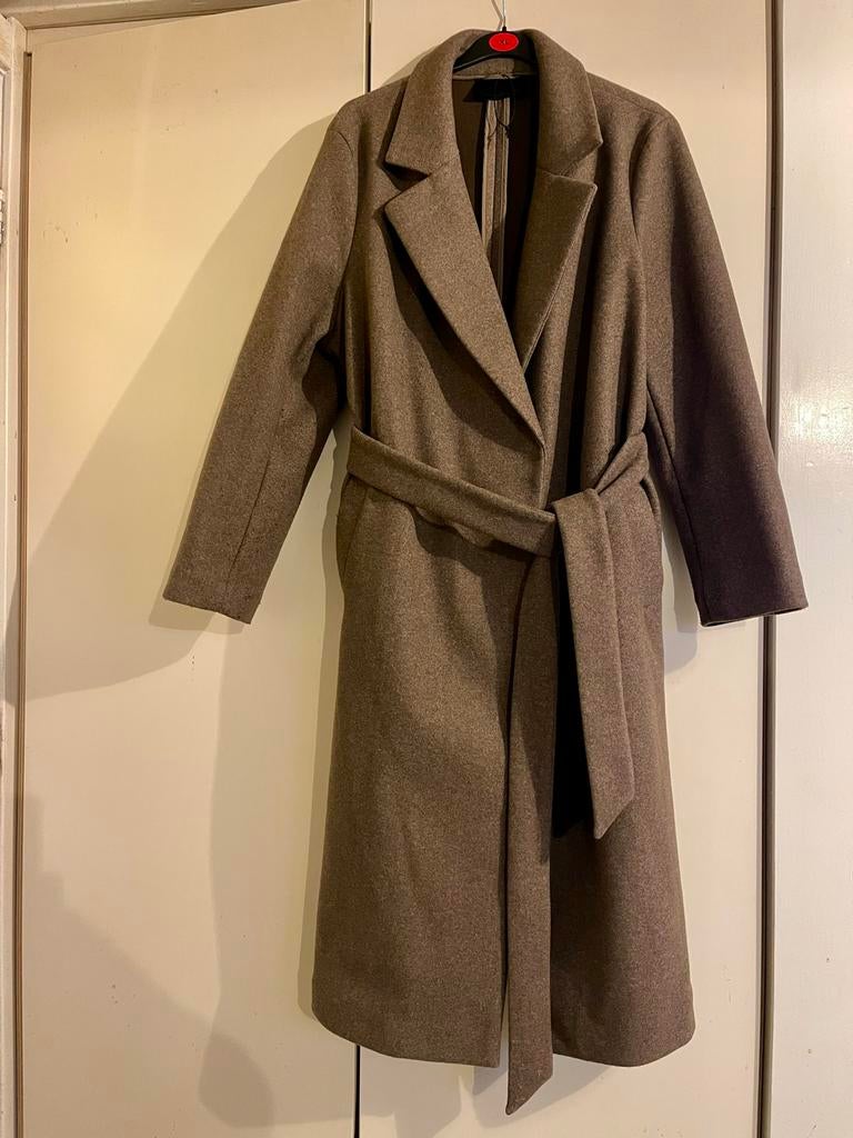 damesmantel in zandkleur XL (46/48), Ophalen of Verzenden, Zo goed als nieuw, Maat 46/48 (XL) of groter, Beige